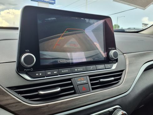 Used 2025 Nissan Altima 2.5 SV FWD image 27
