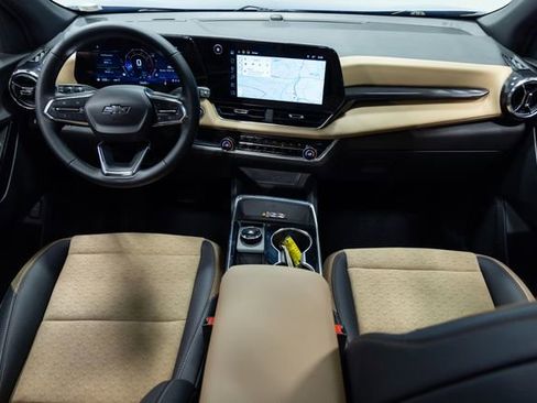 Used 2025 Chevrolet Equinox ACTIV w/ Convenience Package III image 21