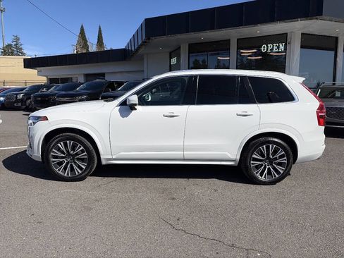 Used 2020 Volvo XC90 T5 Momentum image 2