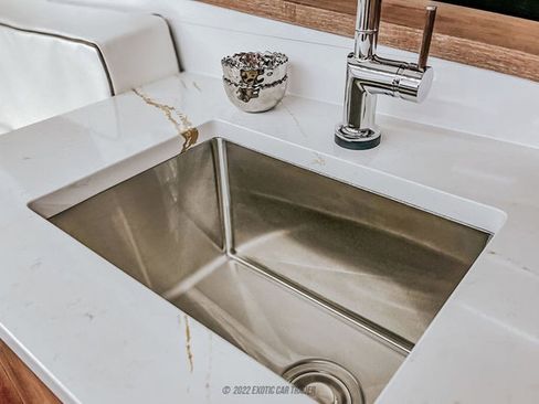 Used 2022 Ford F550 4x4 Crew Cab Super Duty w/ Power Equipment Group image 61