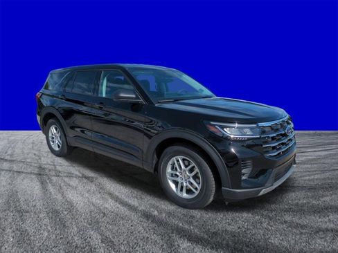 New 2026 Ford Explorer Active RWD image 2