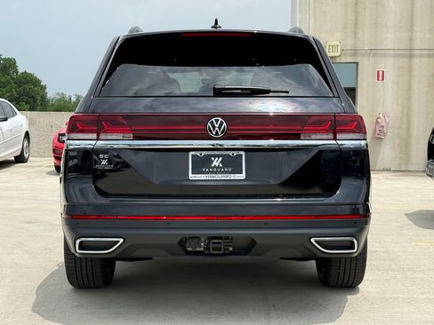 New 2026 Volkswagen Atlas SE FWD image 8