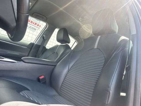 Used 2024 Toyota Camry SE FWD image 11