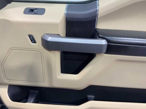 Used 2018 Ford F150 XLT w/ Trailer Tow Package RWD image 14