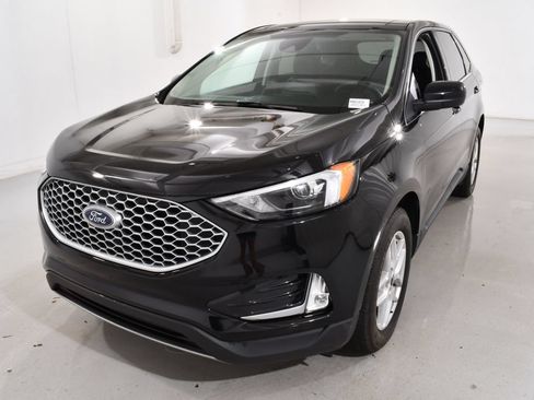Used 2024 Ford Edge SEL w/ Convenience Package AWD/4WD image 2