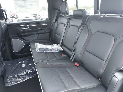 New 2026 RAM 1500 Laramie AWD/4WD image 29
