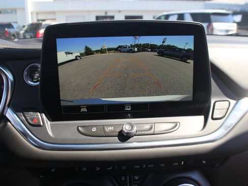 Used 2024 Chevrolet Blazer LT w/ Convenience Package FWD image 17