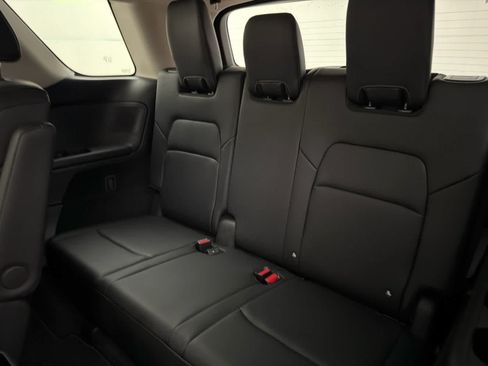New 2026 Nissan Pathfinder Platinum FWD image 17