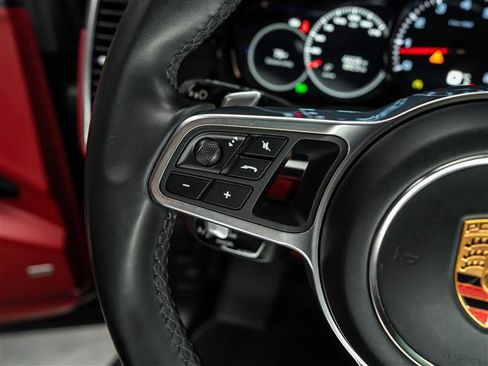 Used 2023 Porsche Cayenne Platinum Edition image 23