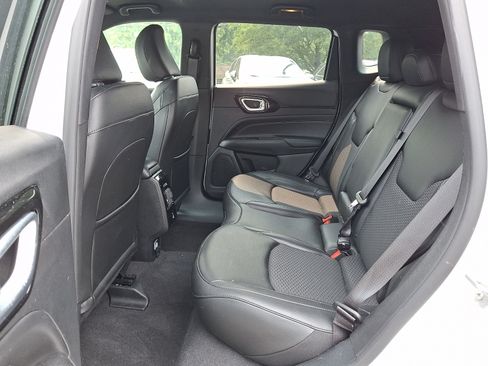 Used 2023 Jeep Compass Latitude w/ Convenience Group AWD/4WD image 10