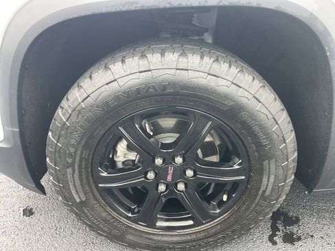 Used 2023 GMC Acadia AT4 image 16