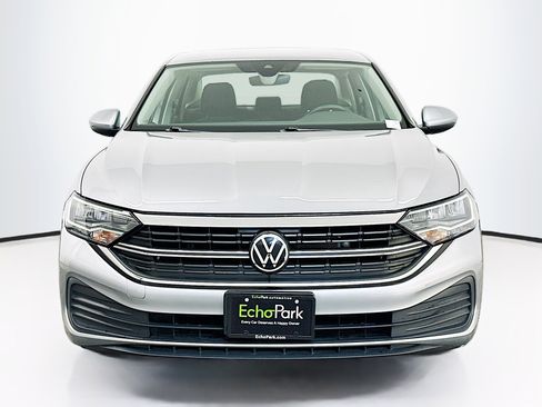 Used 2024 Volkswagen Jetta S image 2