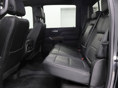 Used 2023 Chevrolet Silverado 2500 High Country image 9