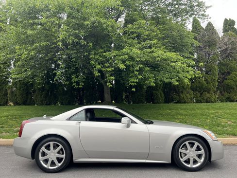 Used 2004 Cadillac XLR RWD image 64