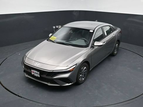 Used 2024 Hyundai Elantra SEL FWD image 54