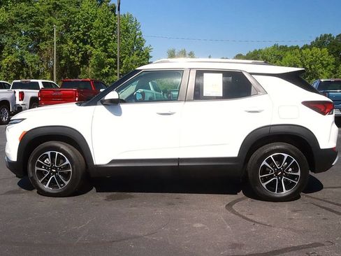 Used 2025 Chevrolet TrailBlazer LT AWD/4WD image 4
