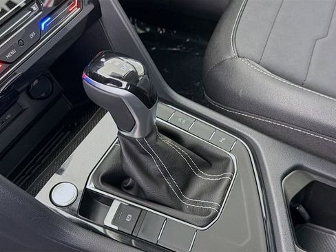 New 2026 Volkswagen Taos SE FWD image 18