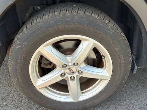 Used 2016 Ford Explorer XLT w/ Equipment Group 202A AWD/4WD image 19