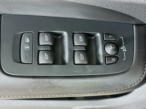 Used 2023 Volvo S60 B5 Plus FWD image 15