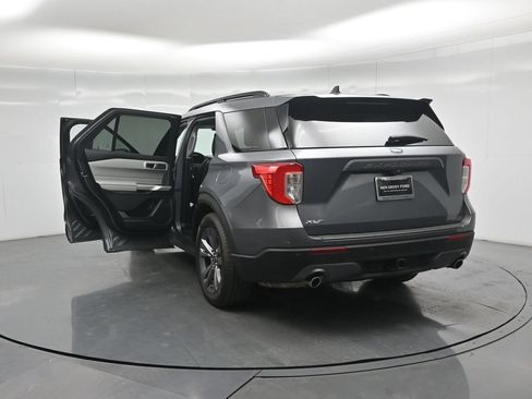 Certified 2021 Ford Explorer XLT w/ Equipment Group 202A RWD image 33