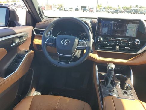 Certified 2021 Toyota Highlander Platinum image 15