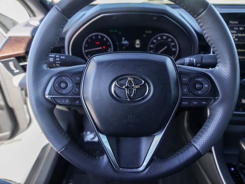 Used 2020 Toyota Avalon Limited image 14