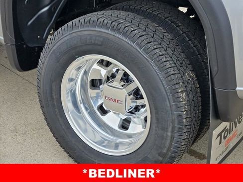 New 2026 GMC Sierra 3500 SLT w/ SLT Premium Package image 9