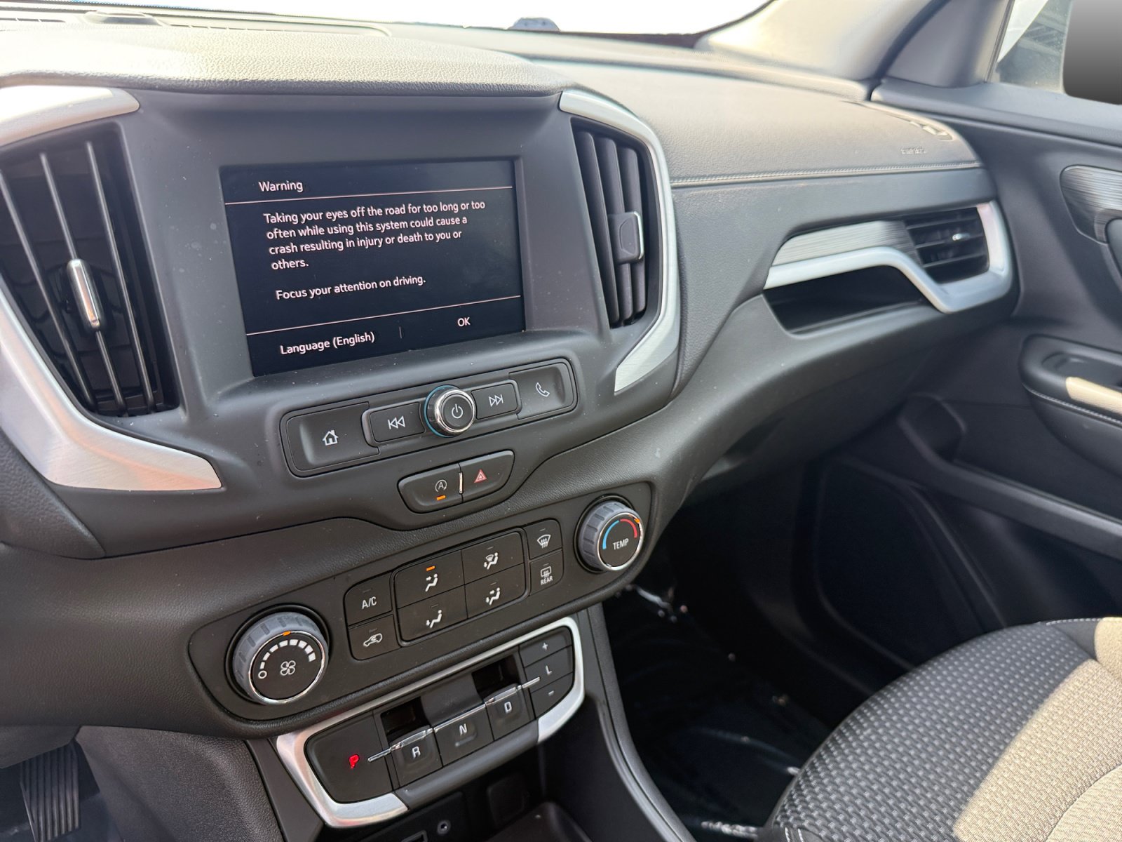 Used 2024 GMC Terrain SLE FWD image 12