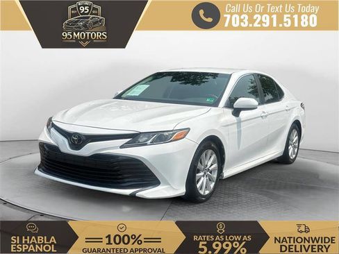 Used 2018 Toyota Camry LE image 1