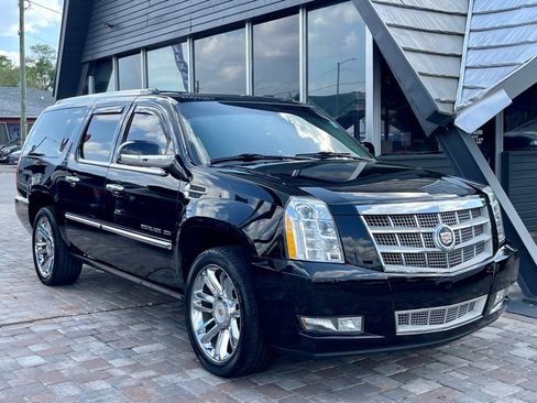 Used 2014 Cadillac Escalade ESV Platinum image 3