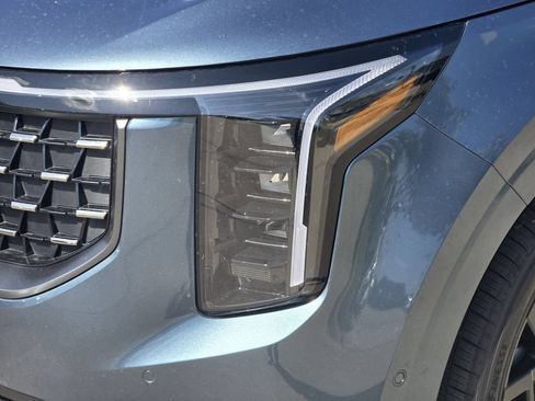 New 2026 Kia Carnival SX w/ SX Dark Edition Package FWD image 6