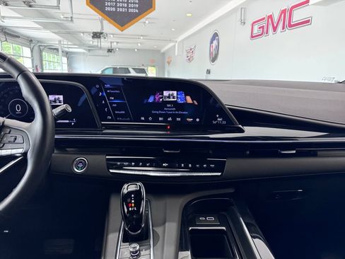 Used 2024 Cadillac Escalade Sport w/ LPO, ONYX Package AWD/4WD image 22