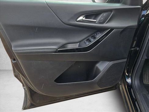 Used 2025 Chevrolet Equinox LT image 12