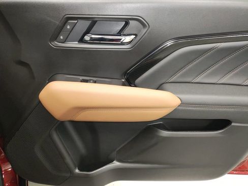 New 2026 GMC Canyon AT4 w/ AT4 Premium Package image 10