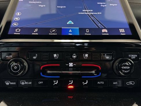 Certified 2021 Jeep Grand Cherokee L Summit w/ Luxury Tech Group V image 18