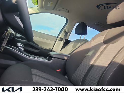 Certified 2023 Kia Sorento LX FWD image 27