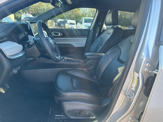 Used 2024 Jeep Compass Limited AWD/4WD image 12