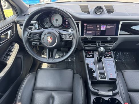 Certified 2024 Porsche Macan S image 18