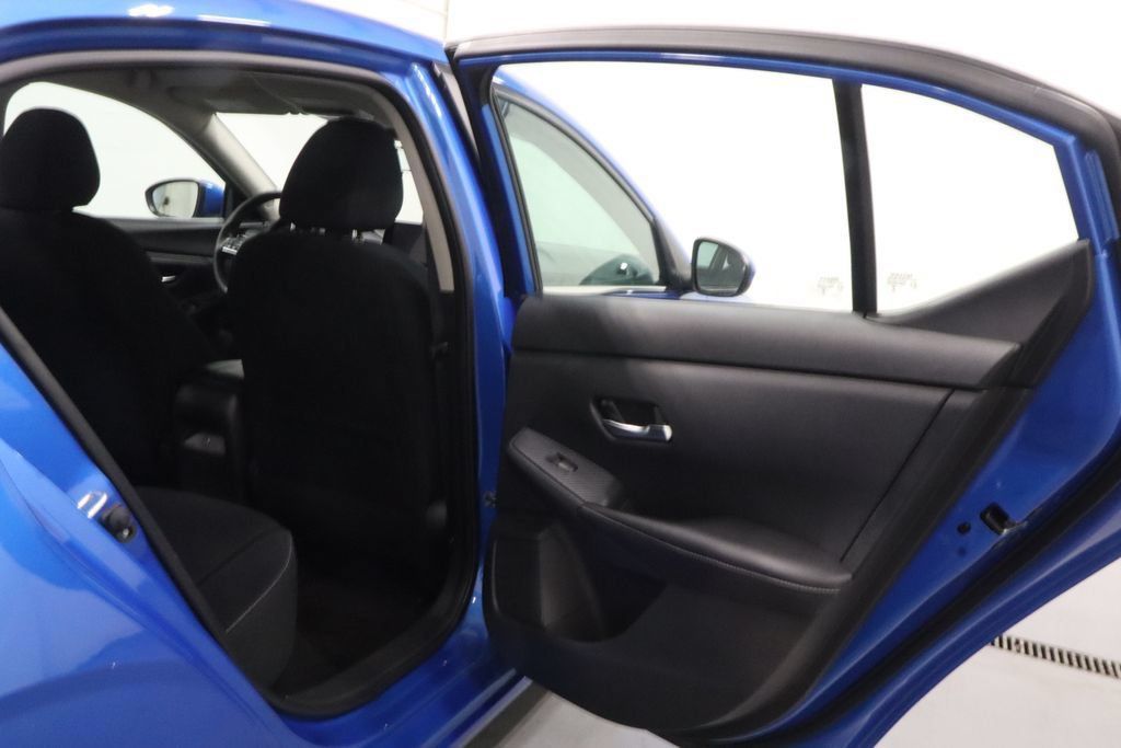 Used 2023 Nissan Sentra SV FWD image 17