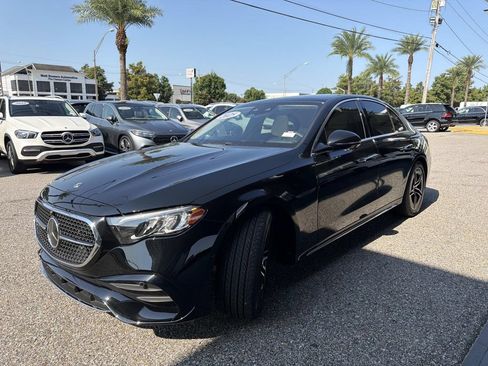 Used 2025 Mercedes-Benz E 450 4MATIC Sedan image 3
