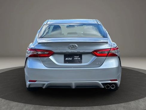 Used 2018 Toyota Camry SE w/ Convenience Package FWD image 5