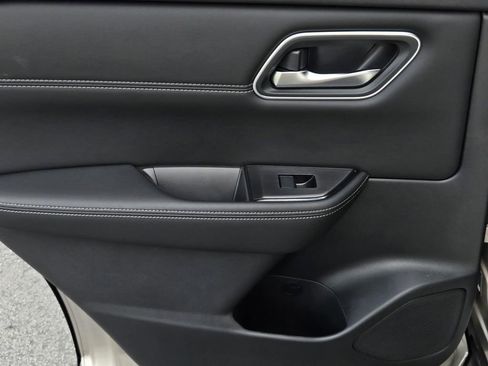 New 2026 Nissan Rogue Platinum image 12
