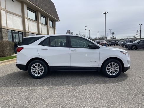 Used 2020 Chevrolet Equinox LS w/ LPO, Floor Liner Package FWD image 3