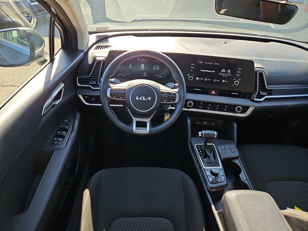 Used 2024 Kia Sportage LX FWD image 9