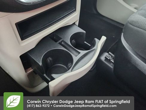 Used 2019 Dodge Grand Caravan SE FWD image 29