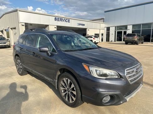 Used 2017 Subaru Outback 2.5i Limited image 2