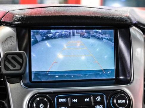 Used 2015 Chevrolet Suburban LT image 19