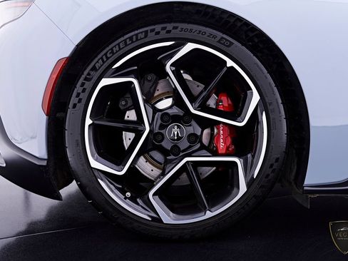 Used 2023 Maserati MC20 Spyder RWD image 32