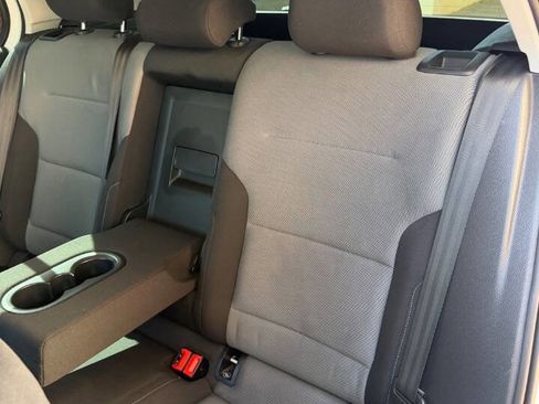 Used 2016 Volkswagen e-Golf SE w/ DC Fast Charging Package image 16