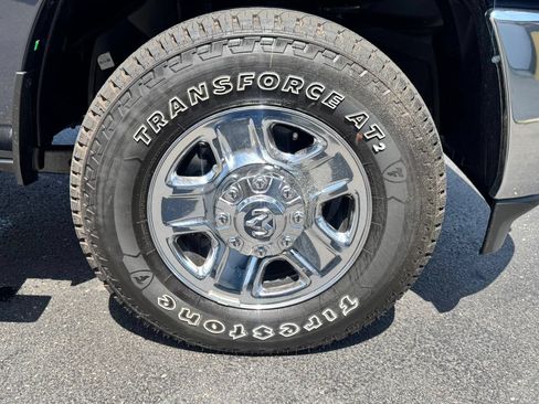 Used 2026 RAM 2500 Tradesman w/ Chrome Appearance Group AWD/4WD image 9